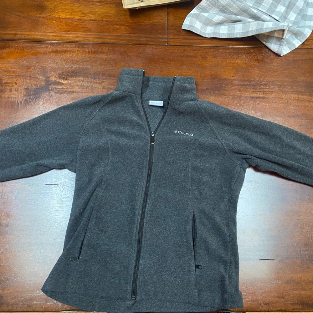 Women’s grey Columbia fleece zip up size medium